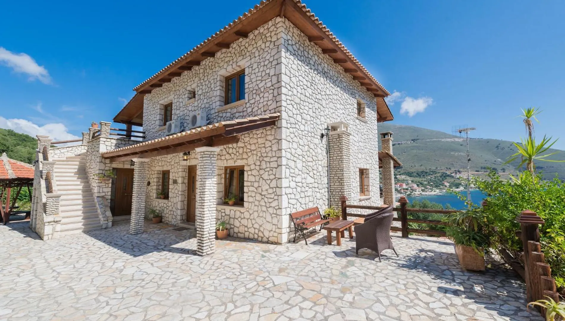 Luxury Stone Apartments Agia Efimia Greece